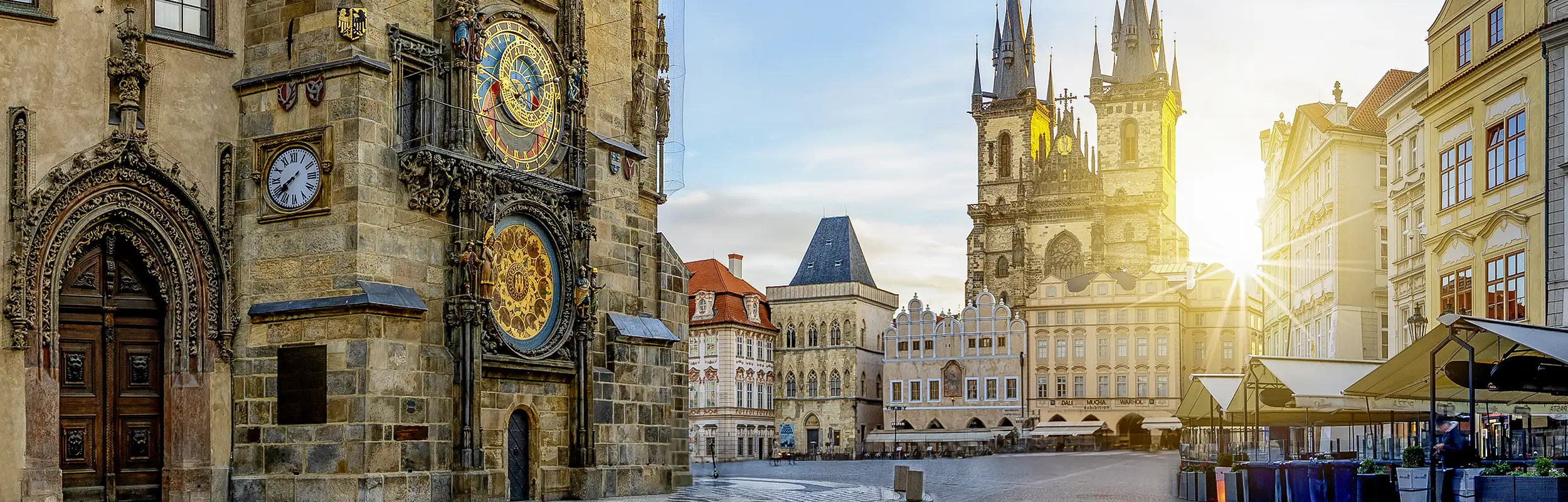 Blick auf die astronomische Uhr in Prag